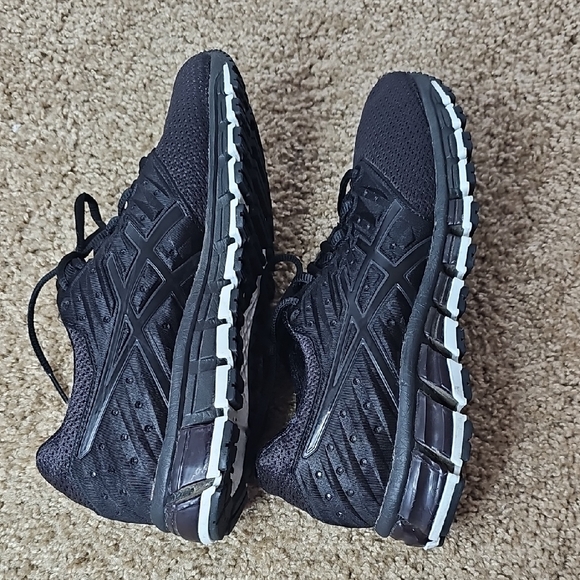 ASICS Women's Black Gel Quantum180 Shoes - Picture 6 of 9